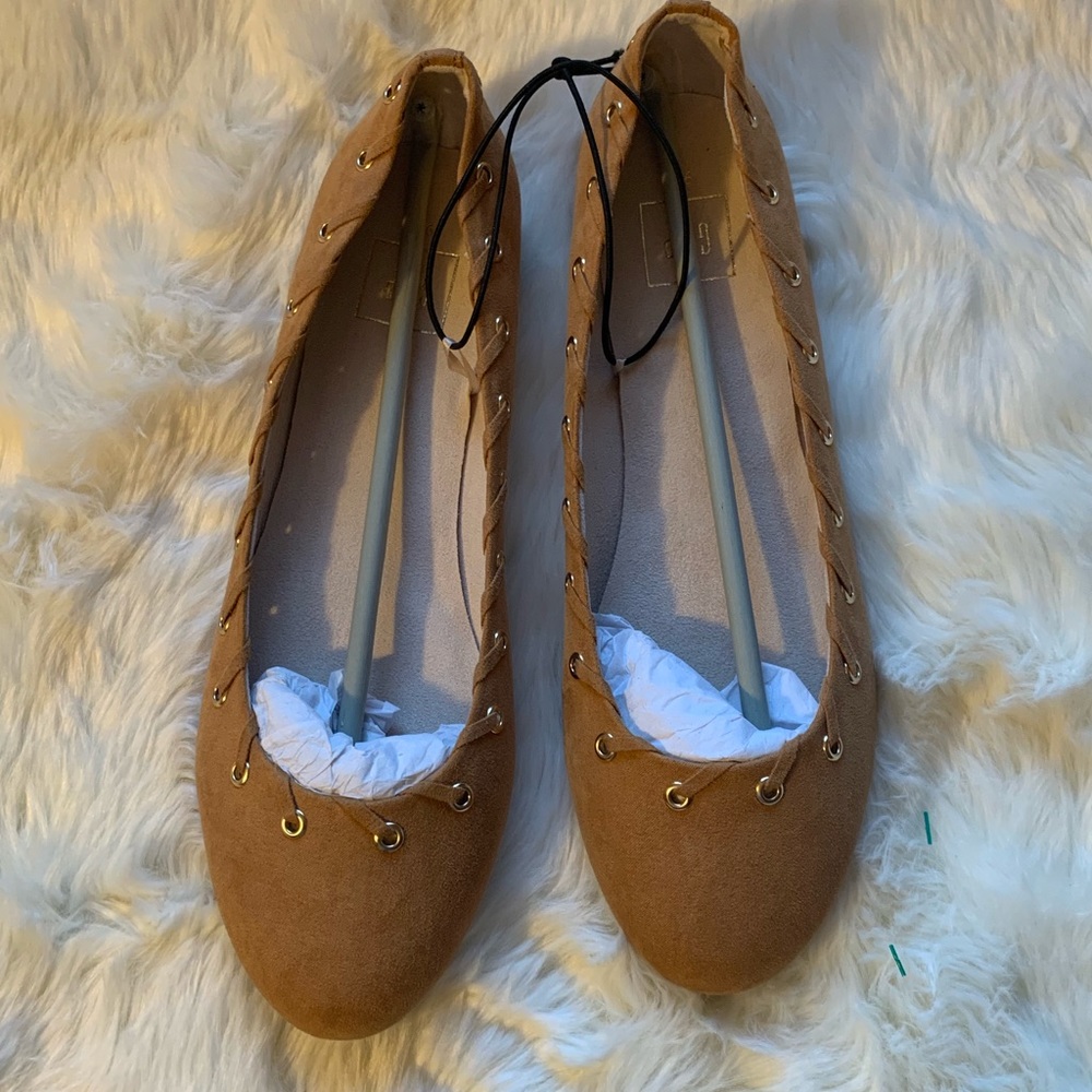 Gap Camel Color Flats, NWT, Size 9.5